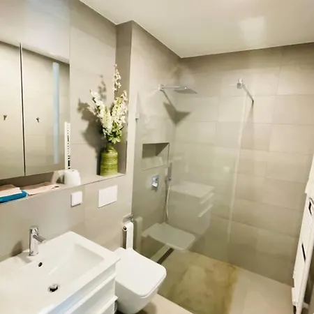 Brand New Luxury In Belair With Balcony Apartment *
